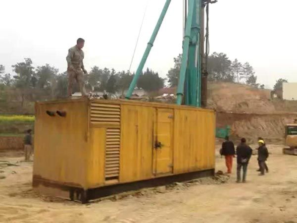 都兰如何判断水冷式机油散热器密封件是否需要更换？